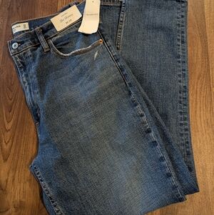 NWT Abercrombie & Fitch The Skinny High-Rise Denim Jeans Black 30/10 Medium Wash